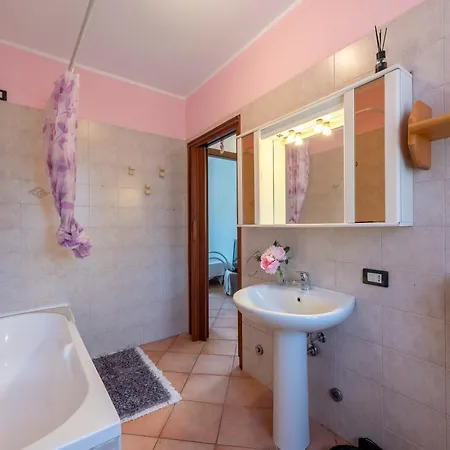 La 800m From - Happy Apartamento Leggiuno